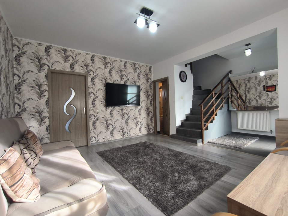 Casa duplex cu trei camere in Valea Adanca, langa Fundatia Omenia