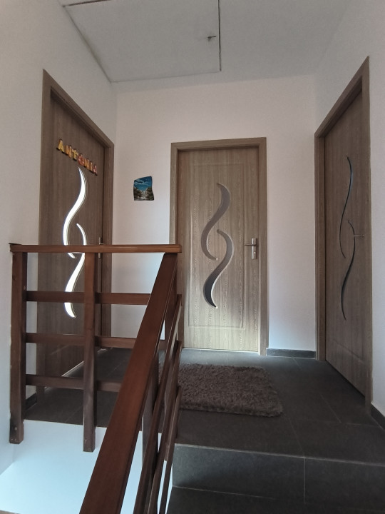 Casa duplex cu trei camere in Valea Adanca, langa Fundatia Omenia