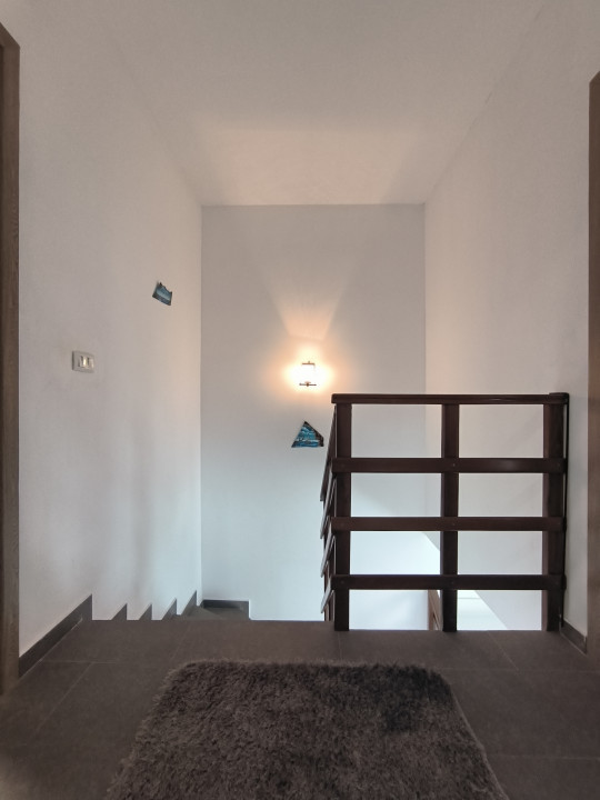 Casa duplex cu trei camere in Valea Adanca, langa Fundatia Omenia