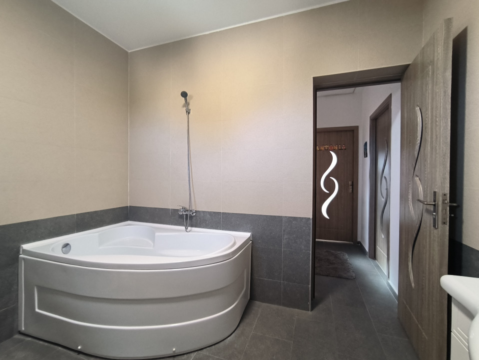 Casa duplex cu trei camere in Valea Adanca, langa Fundatia Omenia