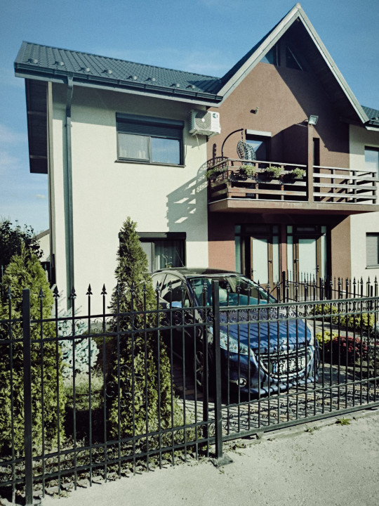 Casa duplex cu trei camere in Valea Adanca, langa Fundatia Omenia