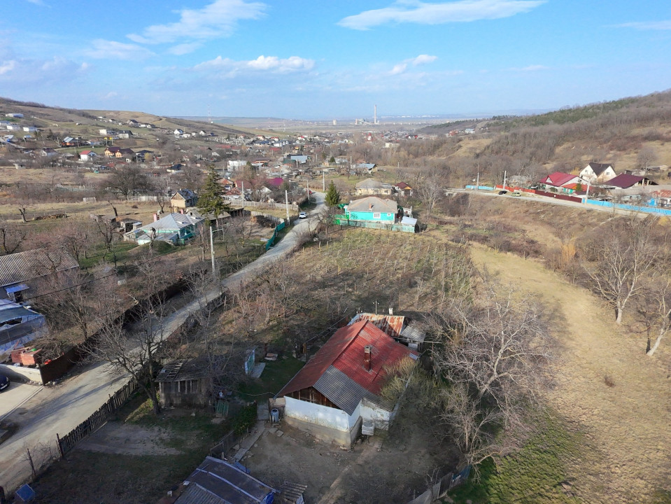 Teren Tomesti, 2150mp( intravilan+ extravilan)