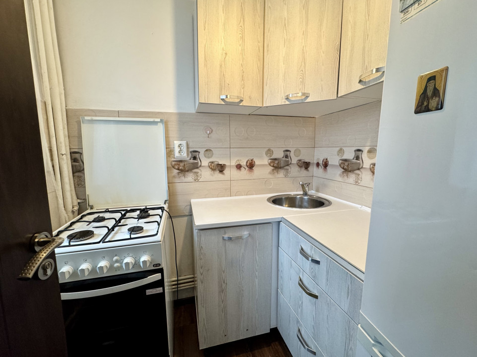 Apartament 1 Camera Decomandat - Pacurari, Moara de Foc