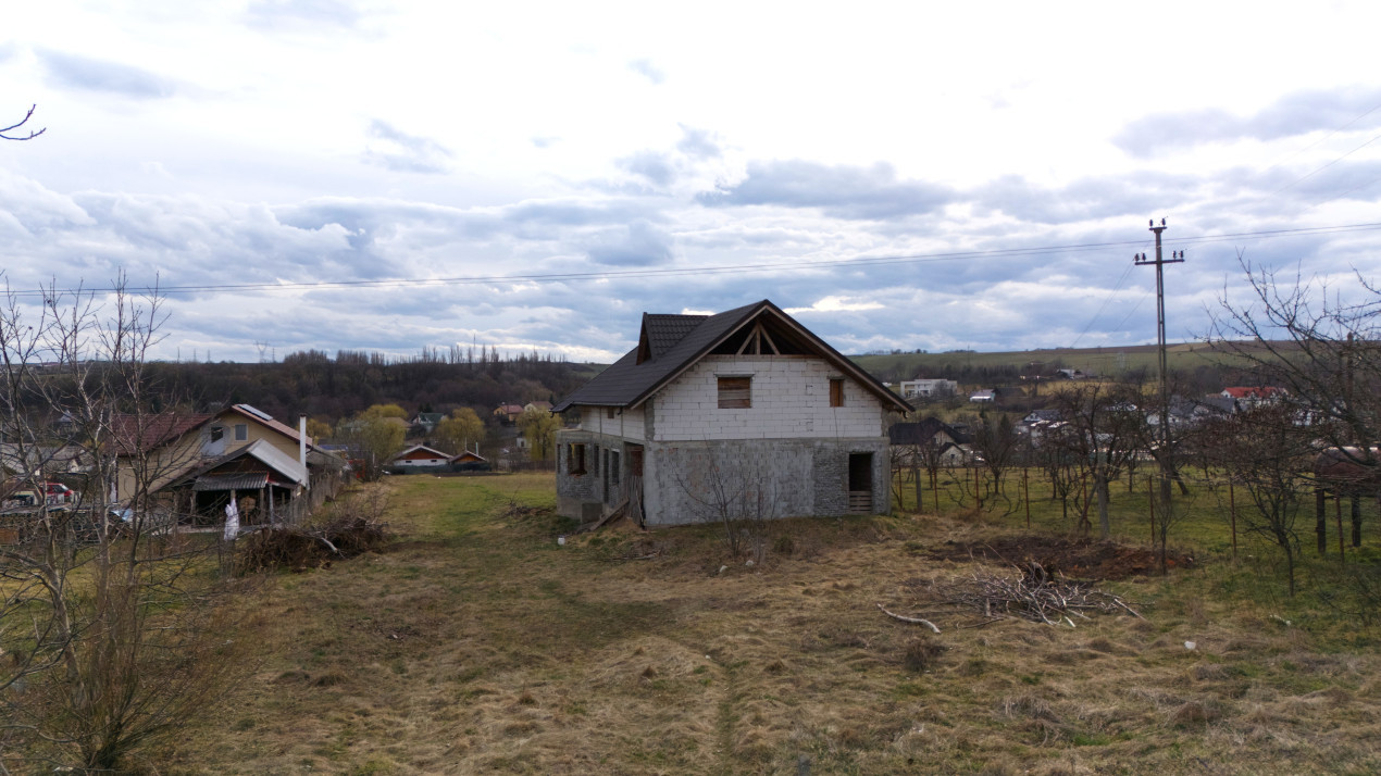 Casa/Vila Individuala in Falticeni/Dumbrava Minunata, teren 700 mp , 210 mp