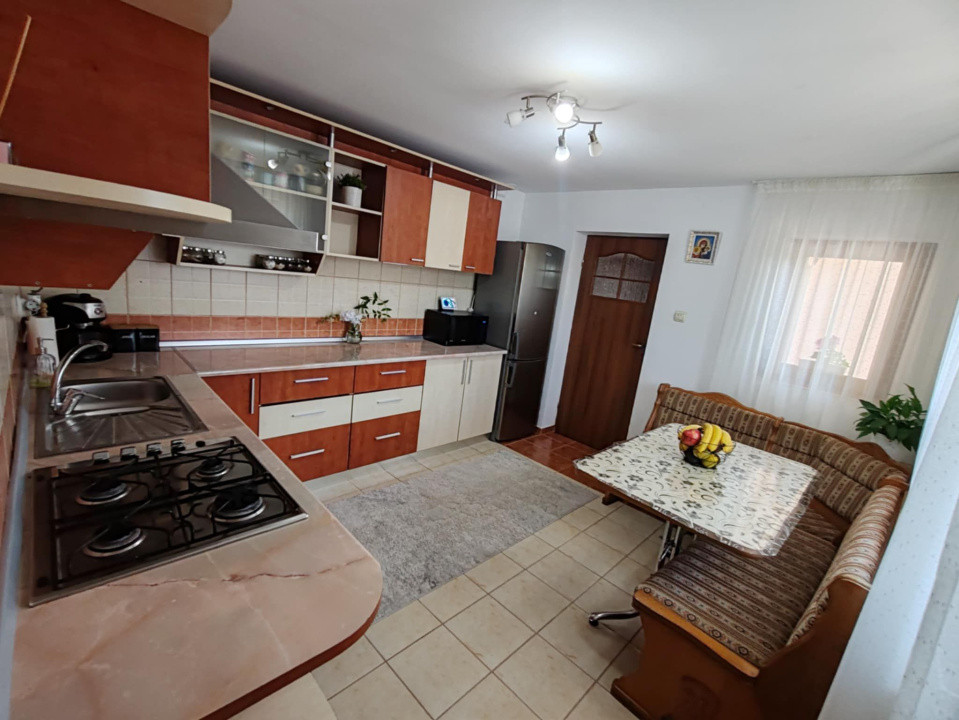 Casa de vanzare cu 4 camere, in centrul comunei Holboca, Iasi