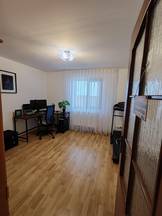 Casa de vanzare cu 4 camere, in centrul comunei Holboca, Iasi