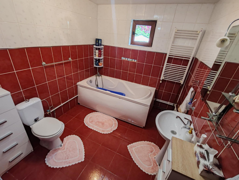 Casa de vanzare cu 4 camere, in centrul comunei Holboca, Iasi