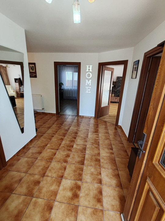 Casa de vanzare cu 4 camere, in centrul comunei Holboca, Iasi