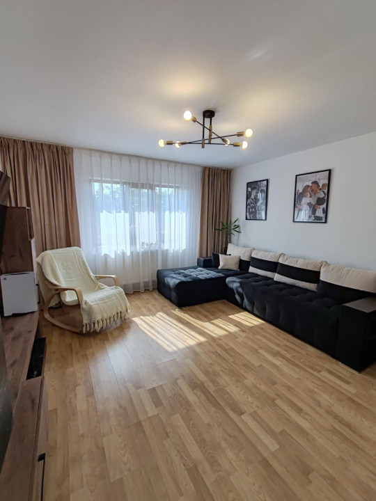 Casa de vanzare cu 4 camere, in centrul comunei Holboca, Iasi