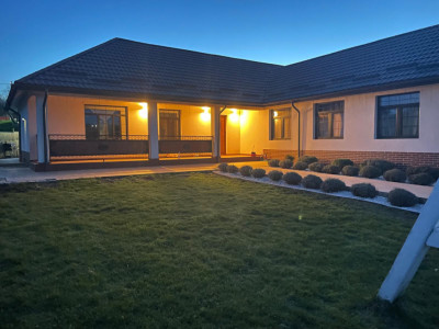 Casa 5 camere si teren 1200 mp