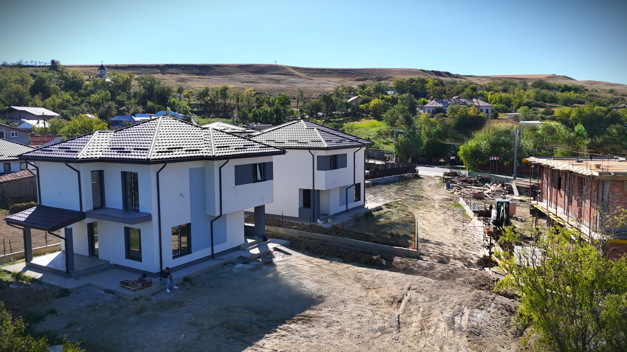 Vilă Individuală P+M, 4 Camere, 2 Băi - Lețcani, Banu