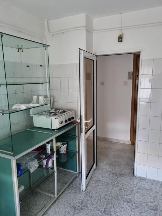 Spatiu comercial la bulevard, cu vad intens, Podu Ros, liber!