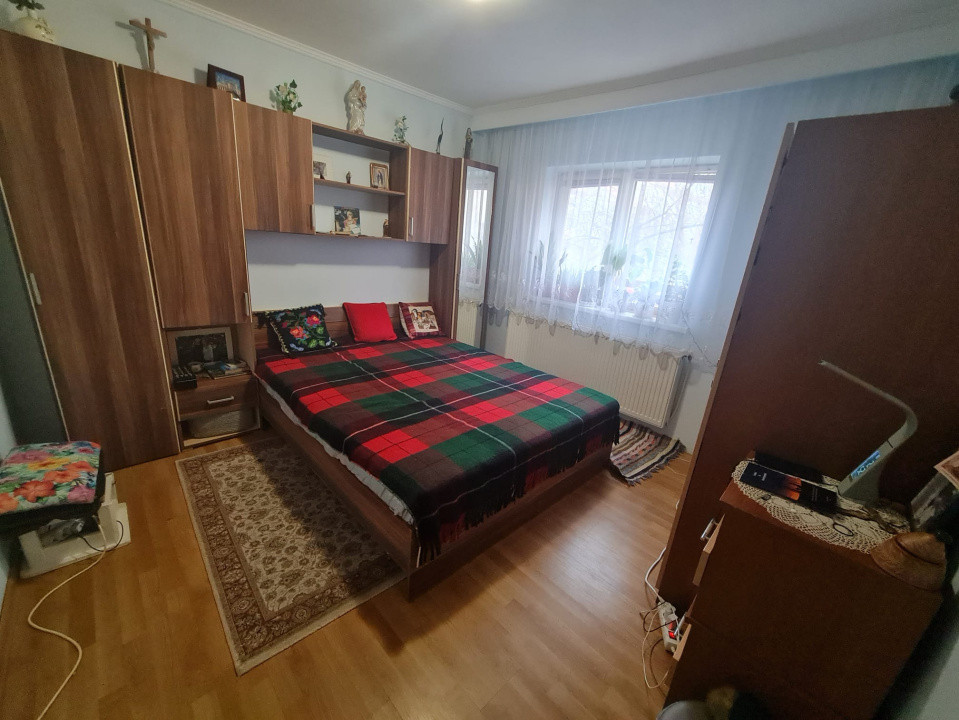 Apartament 4 camere decomandat, et. 1/4,  81 mp. Frumoasa, Diminetii