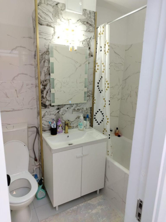 Apartament 2 cam D Podu Ros, fara risc, langa Palas!