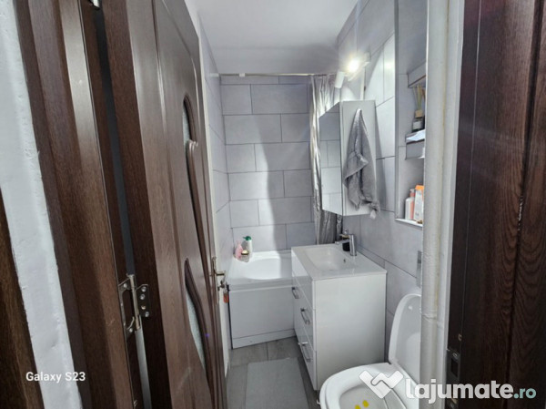 Apartament cu 2 camere semidecomandat in Zimbru, renovat, mobilat si utilat!