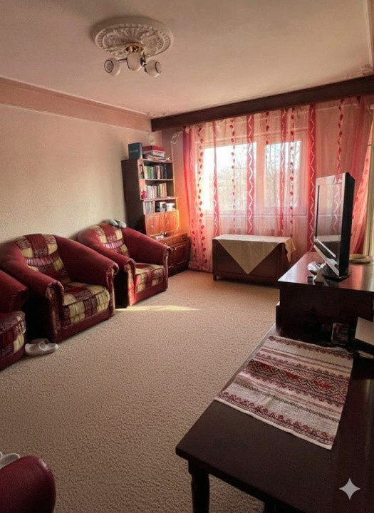 Apartament 3 camere decomandat in Nicolina, et 3 din 4