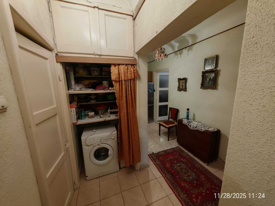 Apartament cu  2 camere 60m2 + boxă 13m2, cu 2 bai, decomandat Copou