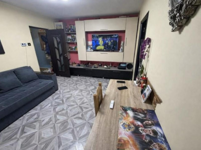 Apartament cu 2 camere semidecemandate in Pod de Piatra, et.1