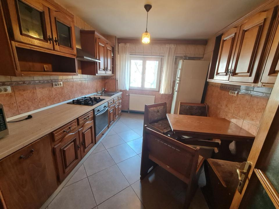 Apartament cu 4 camere si 2 bai, plus 2 balcoane, Esplanada Nicolina!