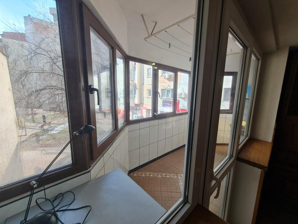 Apartament cu 4 camere si 2 bai, plus 2 balcoane, Esplanada Nicolina!