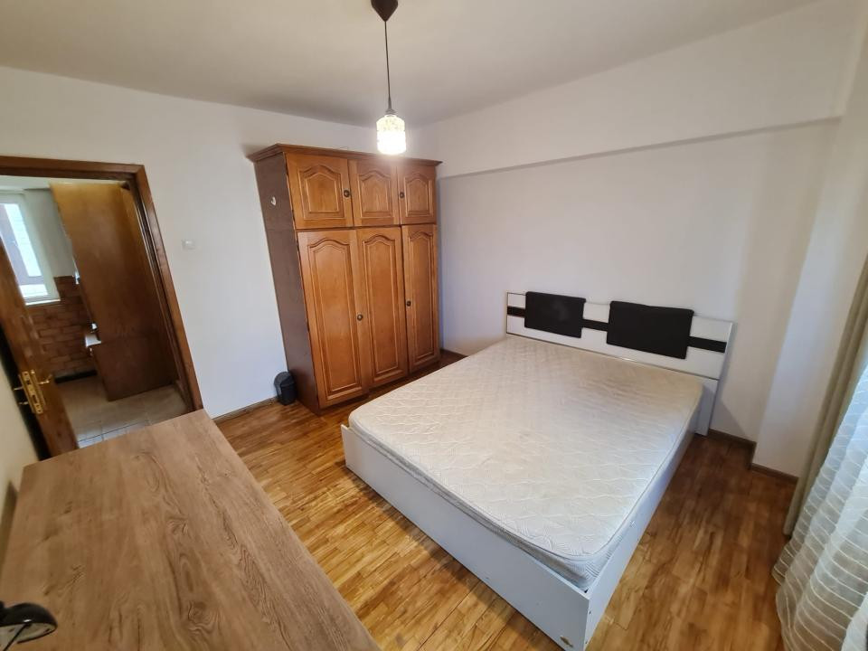 Apartament cu 4 camere si 2 bai, plus 2 balcoane, Esplanada Nicolina!