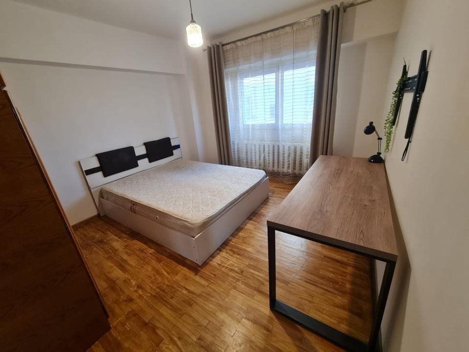 Apartament cu 4 camere si 2 bai, plus 2 balcoane, Esplanada Nicolina!