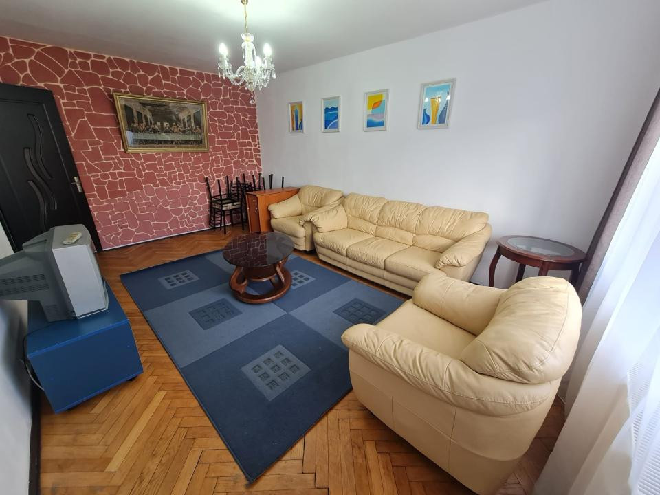 Apartament cu 2 camere decomandate in zona Bisericii Frumoasa, comision mic!