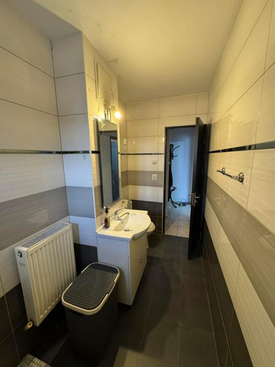 Apartament cu 2 camere decomandate in zona Bisericii Frumoasa, comision mic!