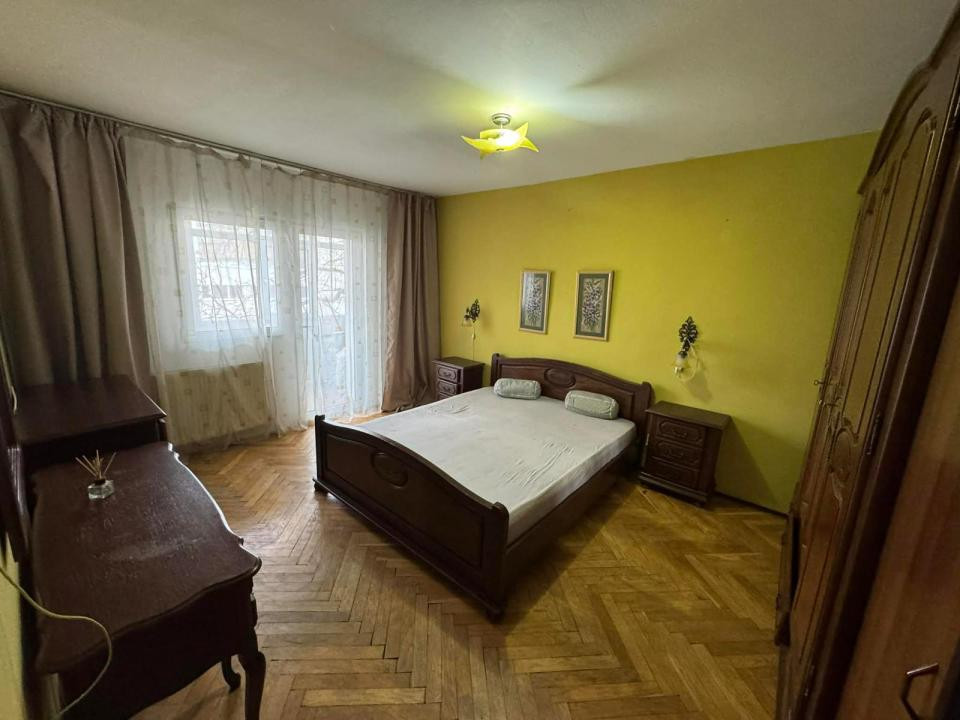 Apartament cu 2 camere decomandate in zona Bisericii Frumoasa!