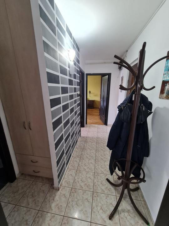 Apartament cu 2 camere decomandate in zona Bisericii Frumoasa!