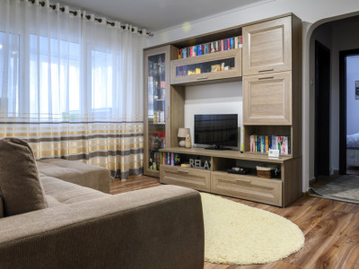 Zero comision!  Ultrafinisat cu balcon, 2 camere, in Pod de Piatra, fara risc!