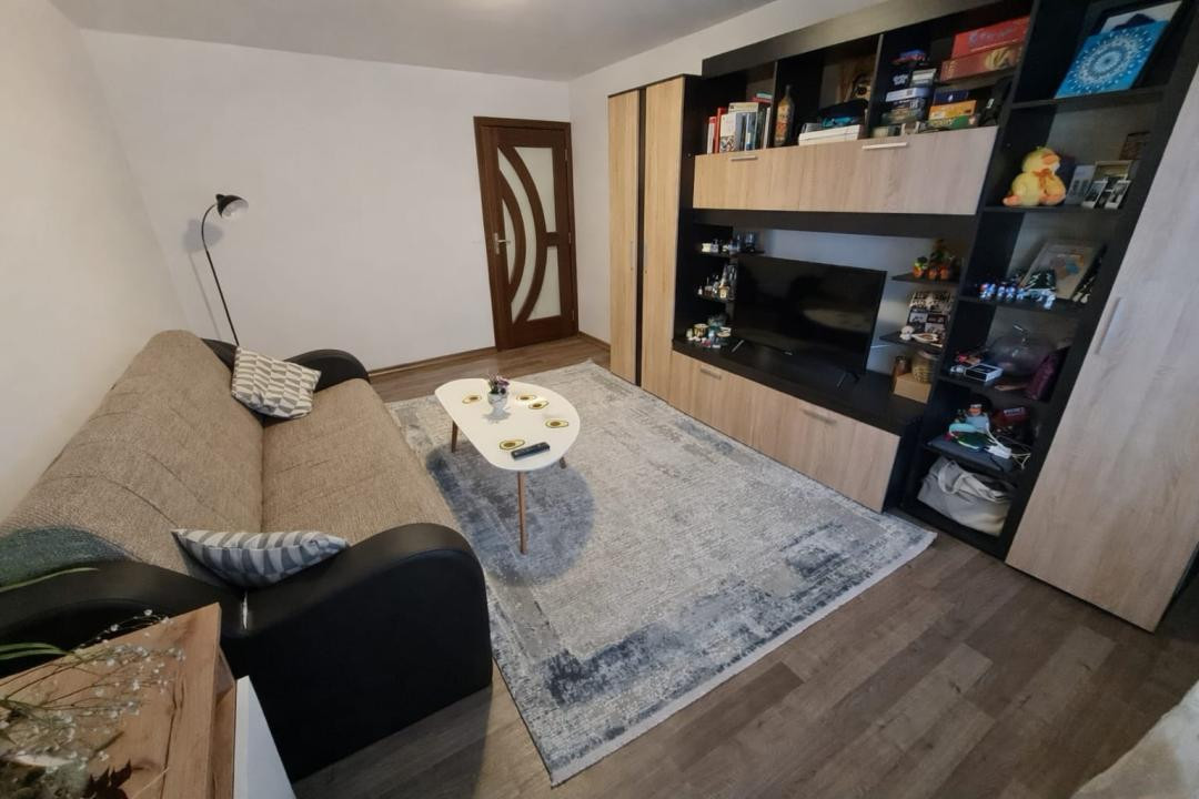 Apartament cu 3 camere, etajul 1 cu 2 bai in Nicolina, pe strada Ovidiu!