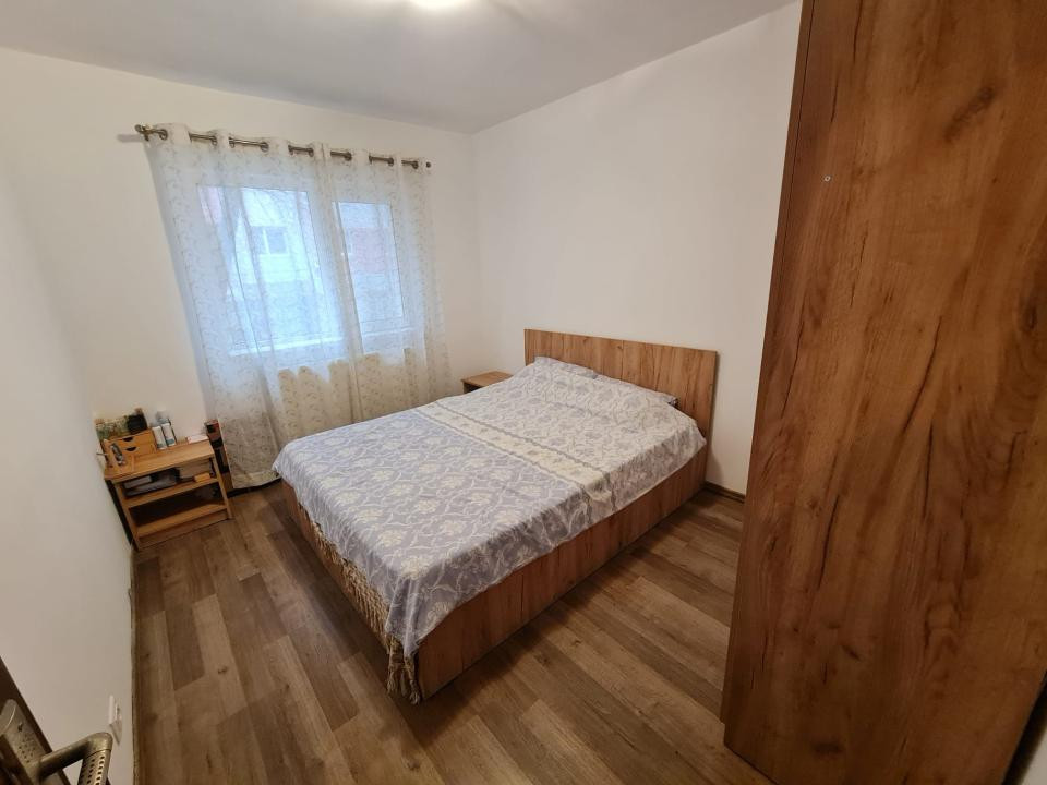 Apartament cu 3 camere, etajul 1 cu 2 bai in Nicolina, pe strada Ovidiu!