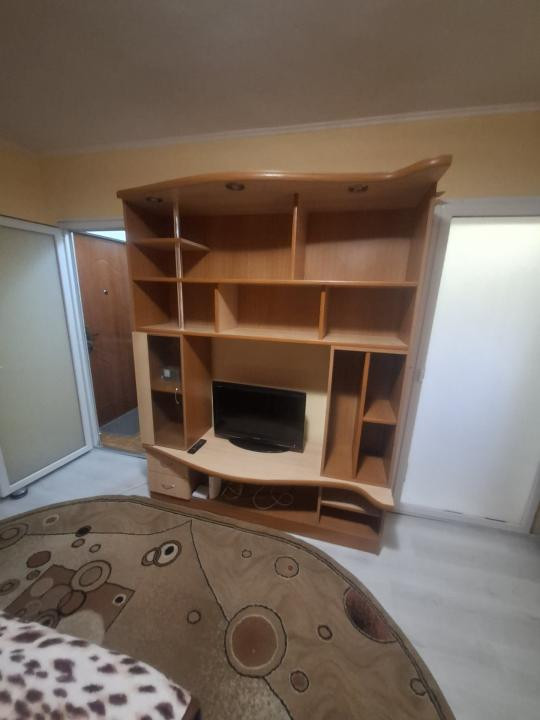 Garsoniera renovata, mobilata si renovata in Alexandru, pe strada Musatini!