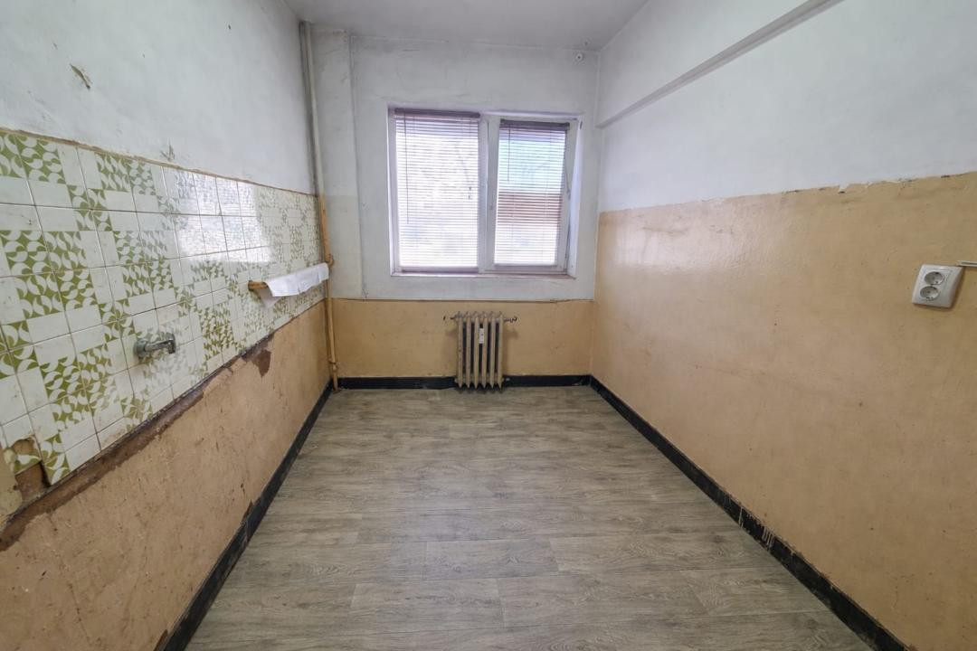 Apartament cu 2 camere langa Palas, et.1, circular!