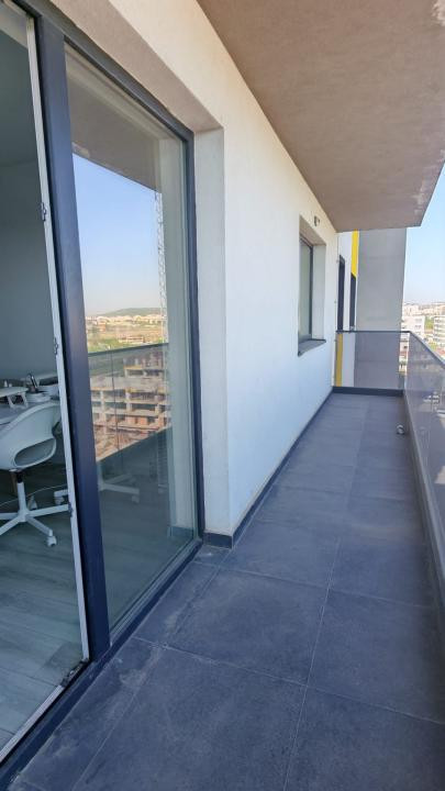 Comision 0!  Apartament nemobilat, camera si bucatarie, la Poitiers Towers!