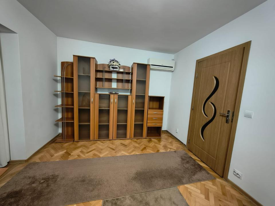 Apartament cu 2 camere SD langa Piata Chirila,Tatarasi!