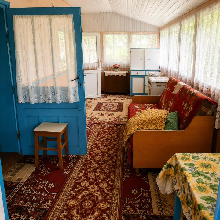 Casă 4 camere Săveni, Sat Nou | Teren 1.600 mp, acces dublu | 26.000 €
