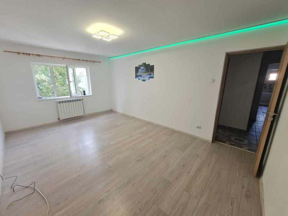 Apartament cu 3 camere decomandate si 2 bai, in Tomesti!