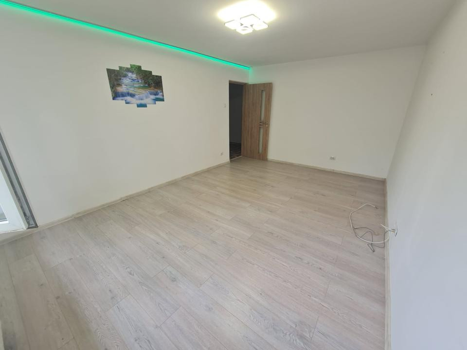 Apartament cu 3 camere decomandate si 2 bai, in Tomesti!