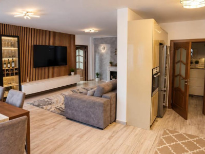 ÎNCHIRIEZ apartament 3 camere în Valea Lupului, Iași