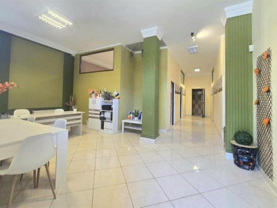 Spatiu comercial sau de birouri la parter de vila, la strada, compartimentabil!