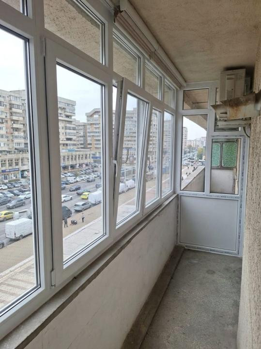Apartament cu 3 camere, 2 bai, in Centru Civic, vintage, langa Palas